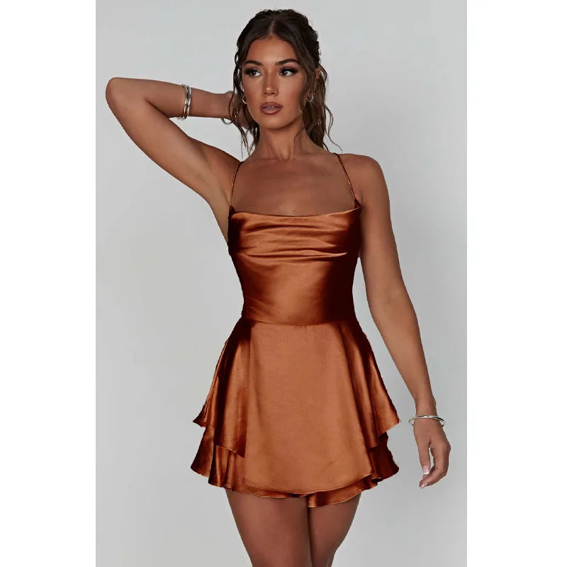 Vestido Curto de Cetim com Alças Finas – Sensual e Elegante para Festas